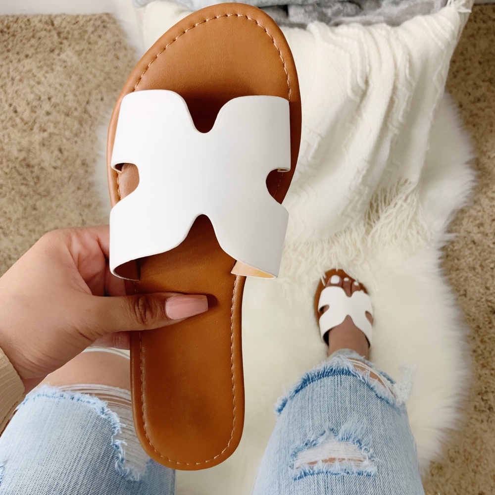 NEW Camila Sandal- in White